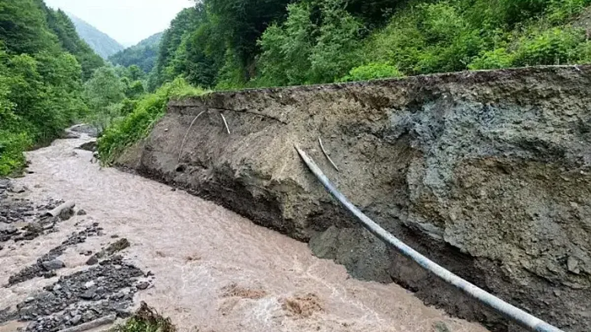 Sakarya yağışlarda hasar gören o yol için seferber oldu