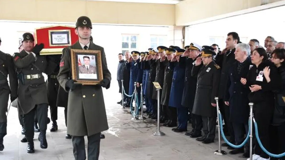 TSK'dan şehit binbaşı Sinan Taştekin'e son görev