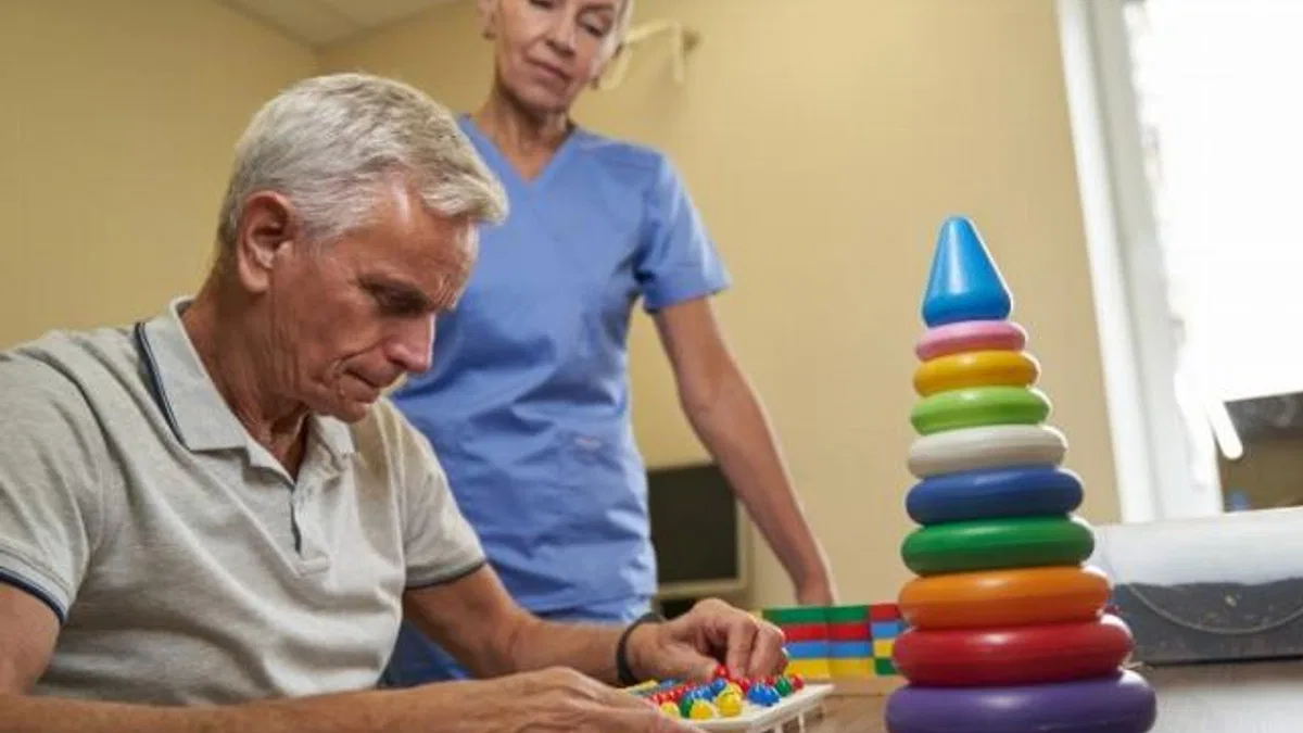 Konuşması bozulan Alzheimer hastaları sosyallikten uzaklaşıyor