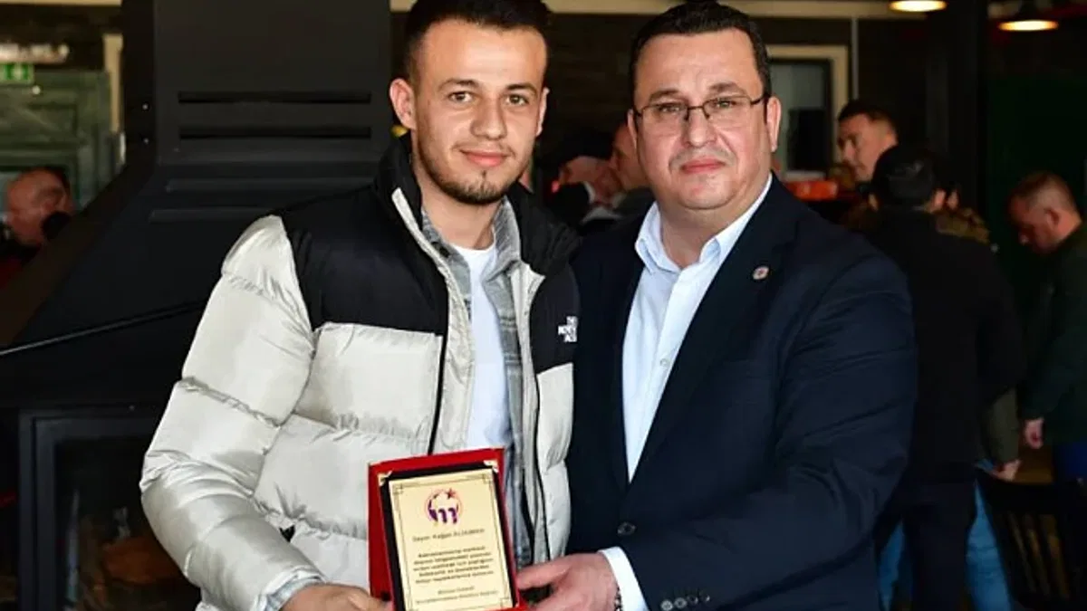 Bursa Mustafakemalpaşa'da Başkan'dan yerel destekçilere ödül