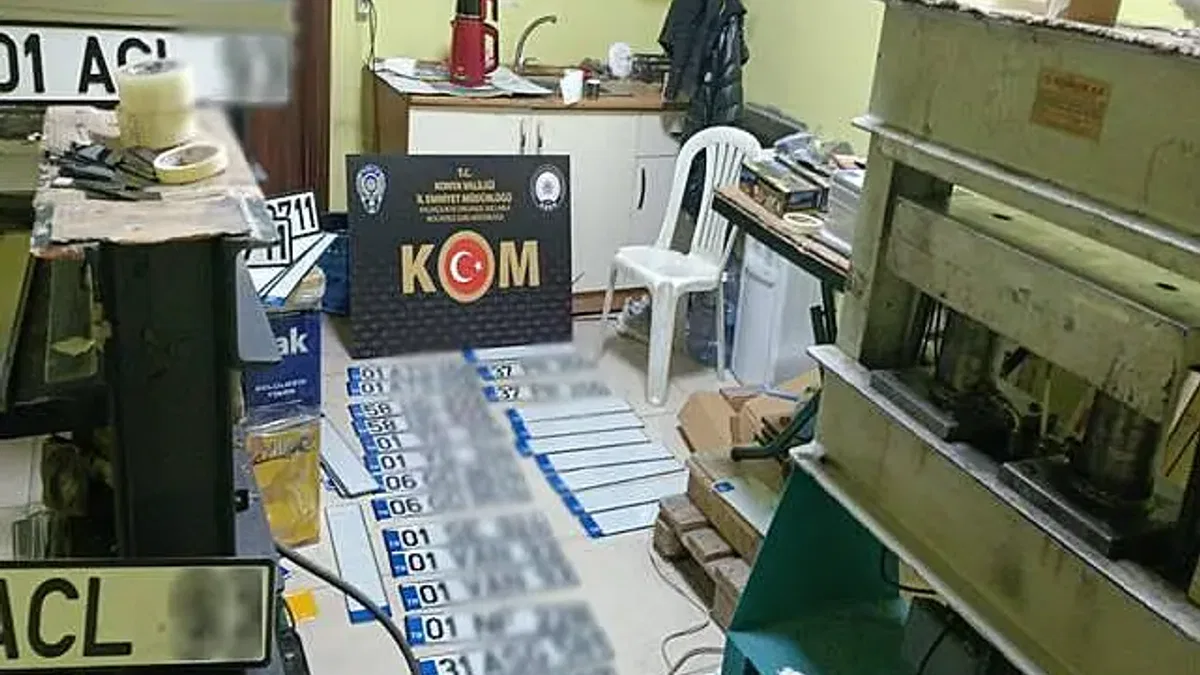 Konya'da gümrük kaçağı araç ve sahte plaka operasyonu
