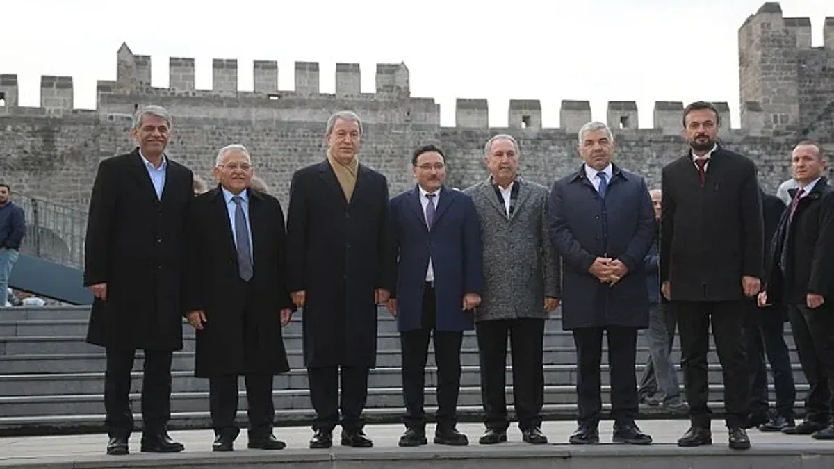 Kayseri dinamiklerinden müze ve kale ziyareti