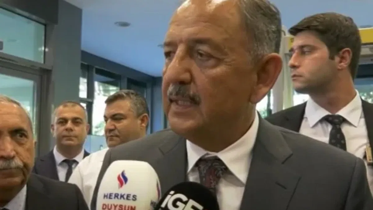 Bakan Özhaseki: Kayseri'den afet bölgesine bin tırdan fazla yardım gitti