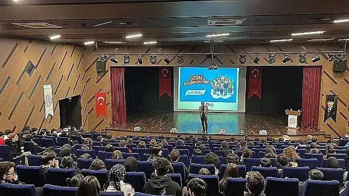 Yetim Gülerse Dünya Güler!