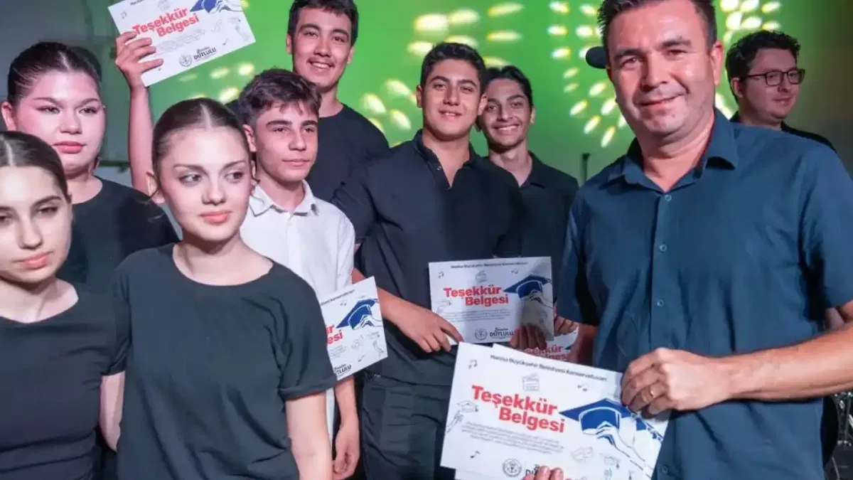 Manisa Büyükşehir Konservatuvarı’ndan sanat dolu yıl sonu gecesi