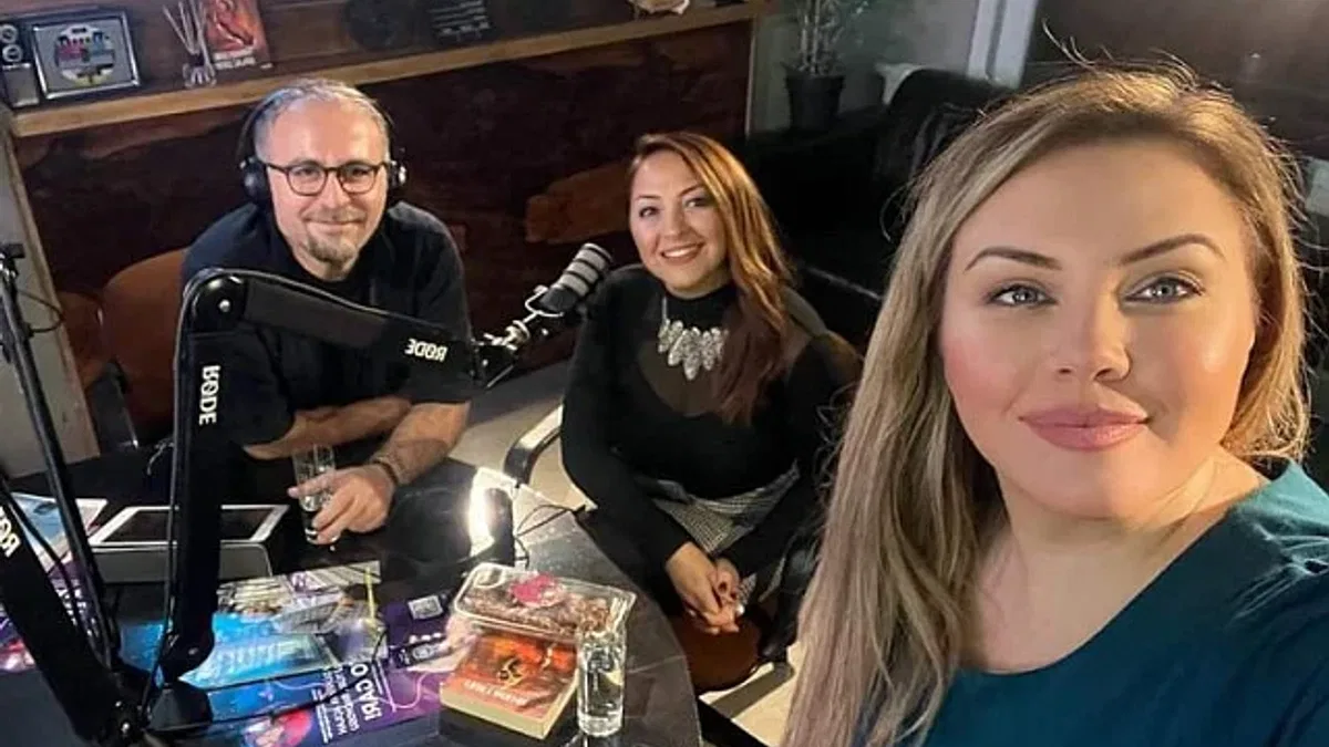 Egeli ünlü sanatçı Belçika'da 'Hüzne Veda' etti