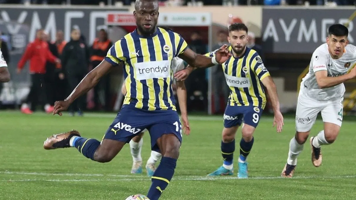 Fenerbahçe'de Enner Valencia, Jayden Oosterwolde ve Joshua King'in dönüş tarihi belli oldu! Beşiktaş derbisinde...