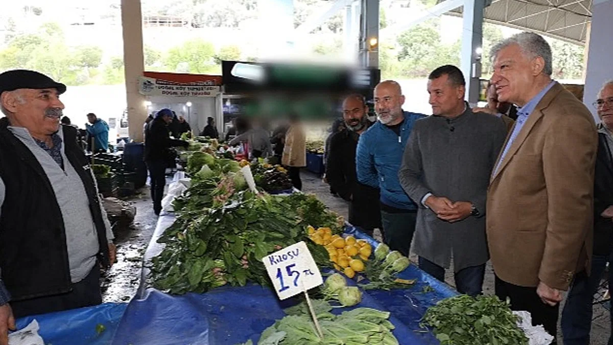 Başkan Engin'den Pazar Esnafı Ziyaret