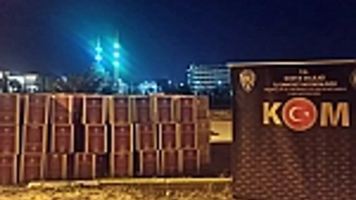 Konya'da gümrük kaçağı makaron ele geçirildi