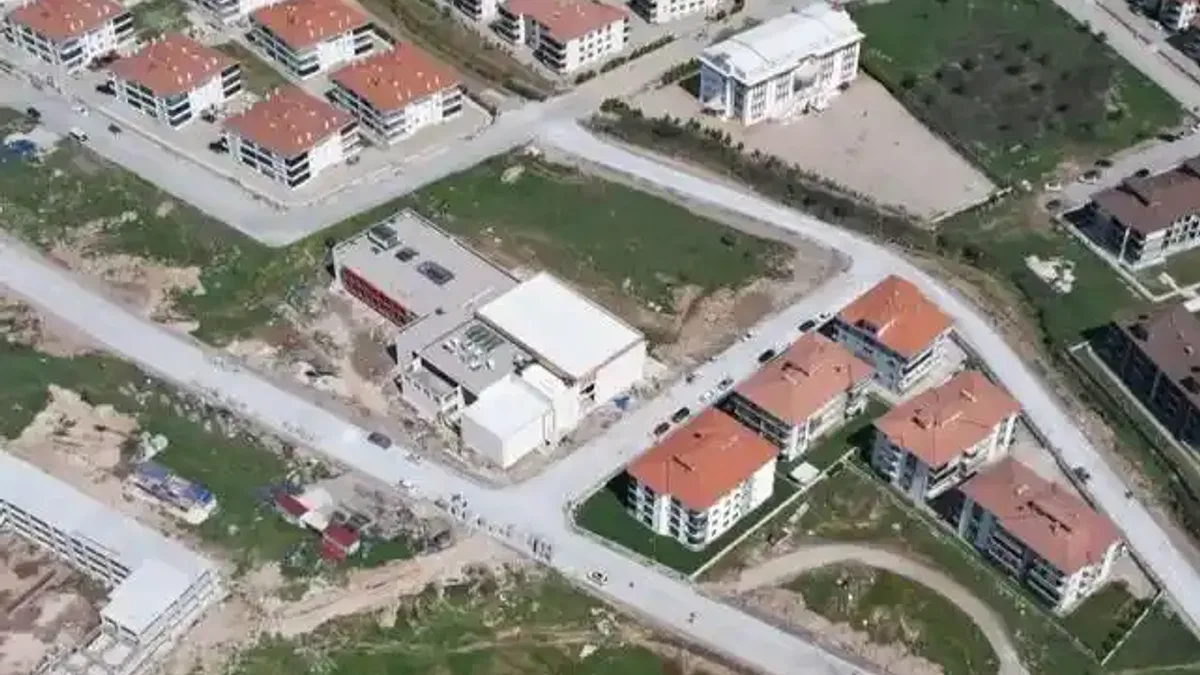 Balıkesir'de yol yapım çalışmaları hızlandırıldı