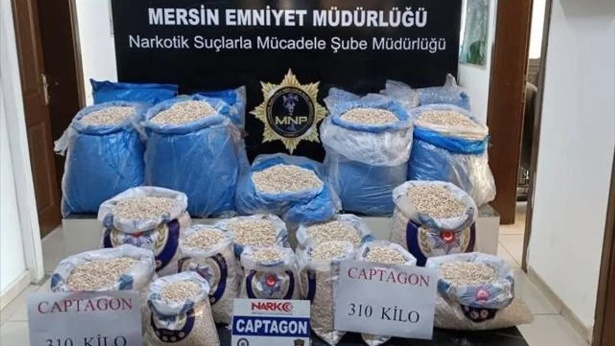 Bakan Soylu, Mersin'de 310 kilogram uyuşturucu hap ele geçirildiğini açıkladı
