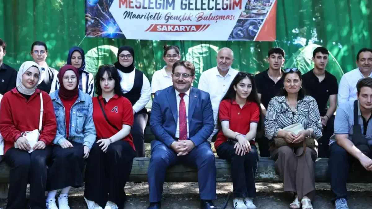 Sakarya'da 'Mesleğim Geleceğim, Marifetli Gençlik Buluşması Macera Park'ta gerçekleştirildi
