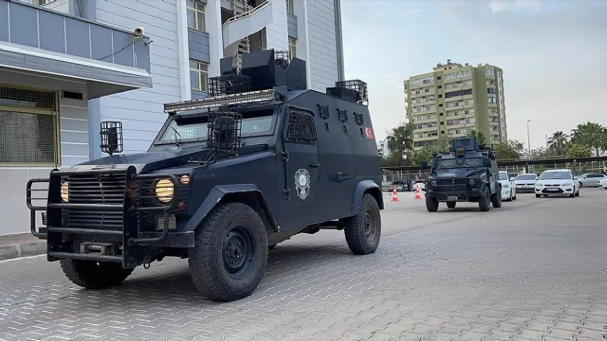 Mersin merkezli FETÖ operasyonunda 42 şüpheli yakalandı