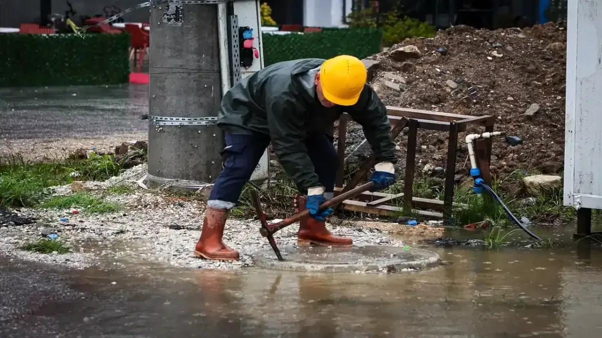 Sakarya'da sağanak yağışın izleri siliniyor