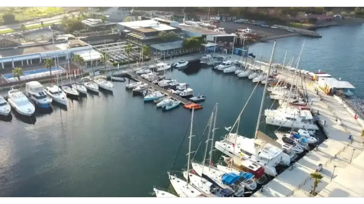 İzmir Marina’da pop klasikleri