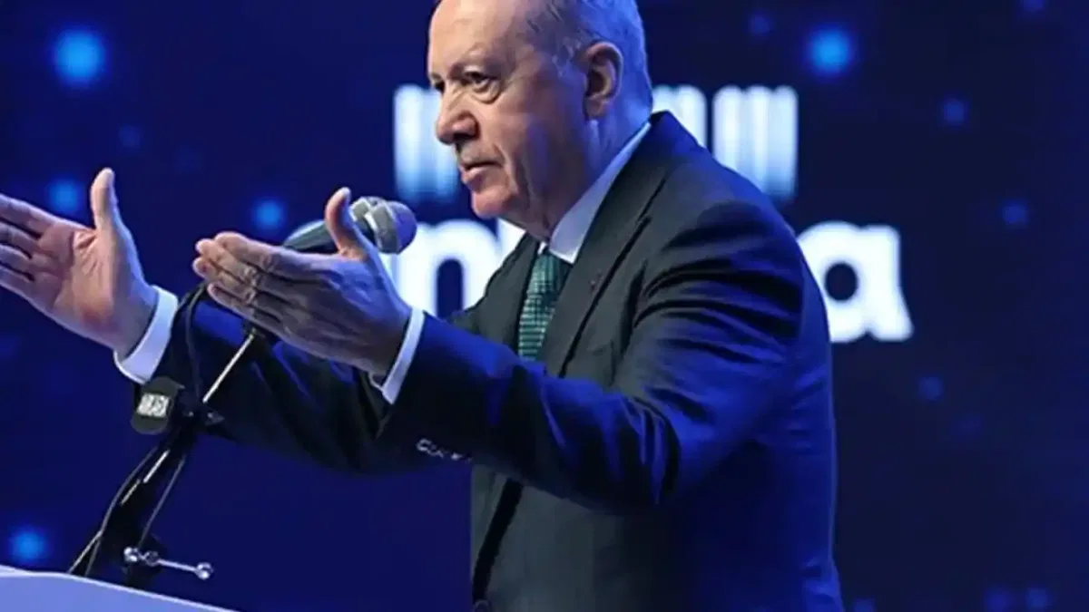Erdoğan: Rakiplerimiz koltuk kavgasında, biz Türkiye'yi geleceğe hazırlıyoruz