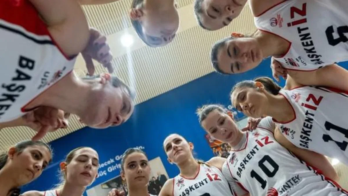 Başkent İz Kadınları yarı finalde