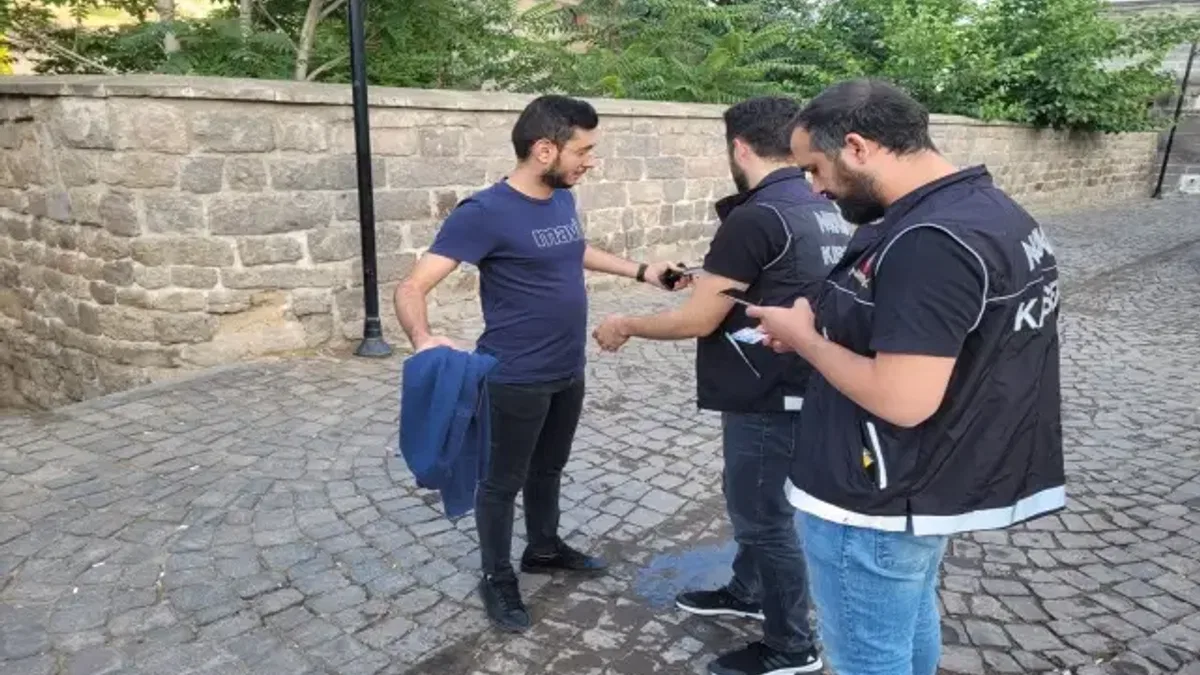 Kayseri'de narkotik polisleri denetim yaptı