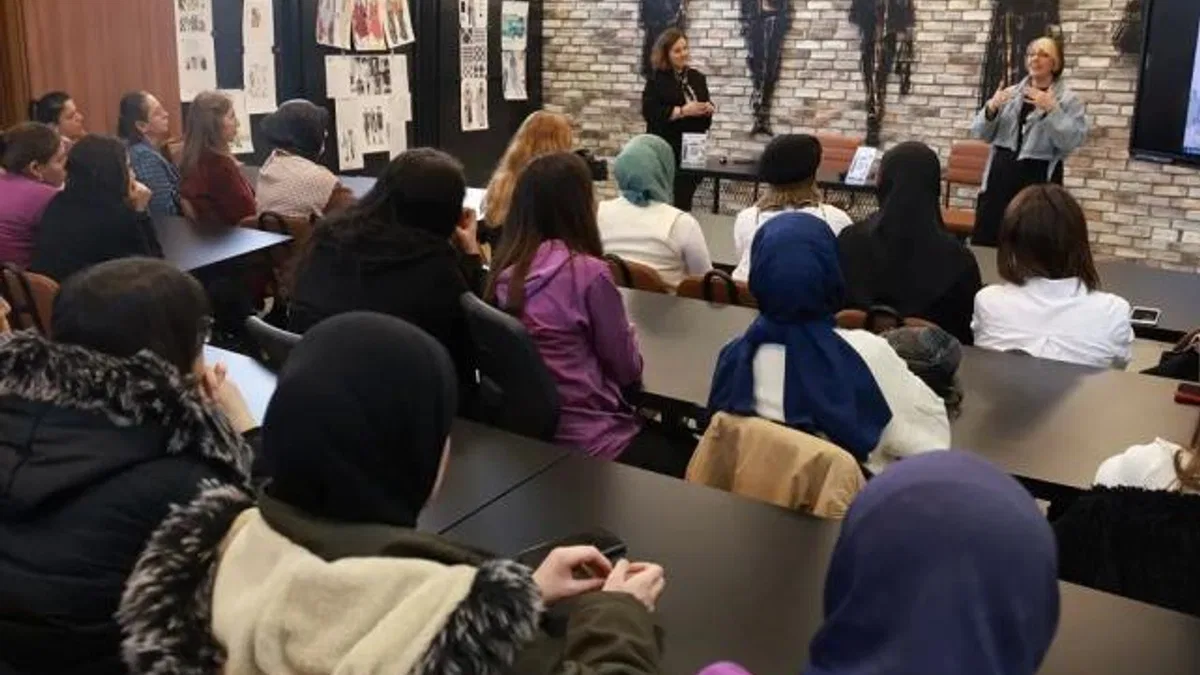 Modaya yön verenler Kocaeli'de gençlere cesaret aşıladı