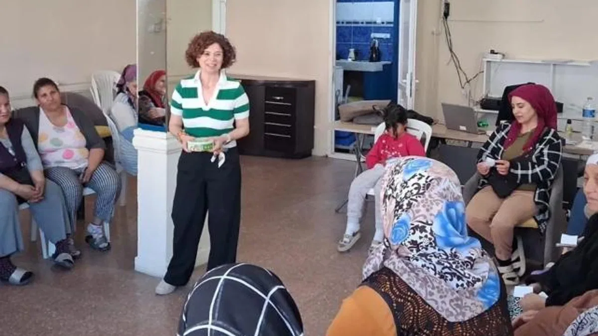 Kadın sağlığı seminerleri İzmir genelinde yaygınlaşıyor