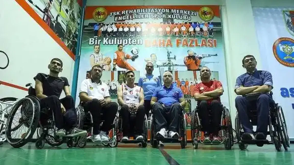 Genç para basketbolcular, ay-yıldızlı formayı giyebilmek için çalışıyor