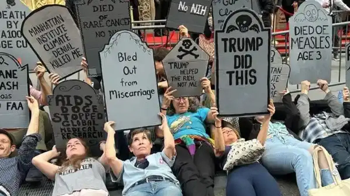 Manhattan’da 'Milyarder Galasına' protesto şoku!