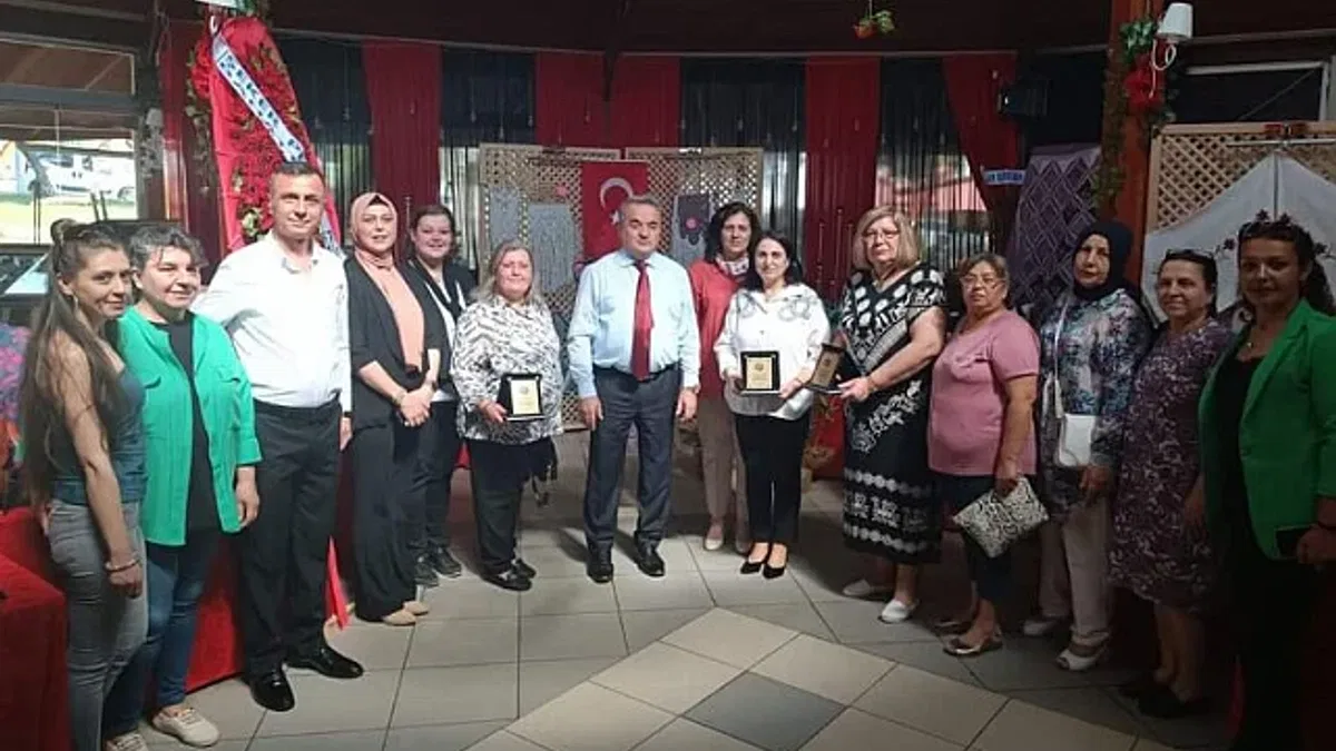Bilecik'te Güneş Spor Kulübü kadınlarının el emekleri sergilendi