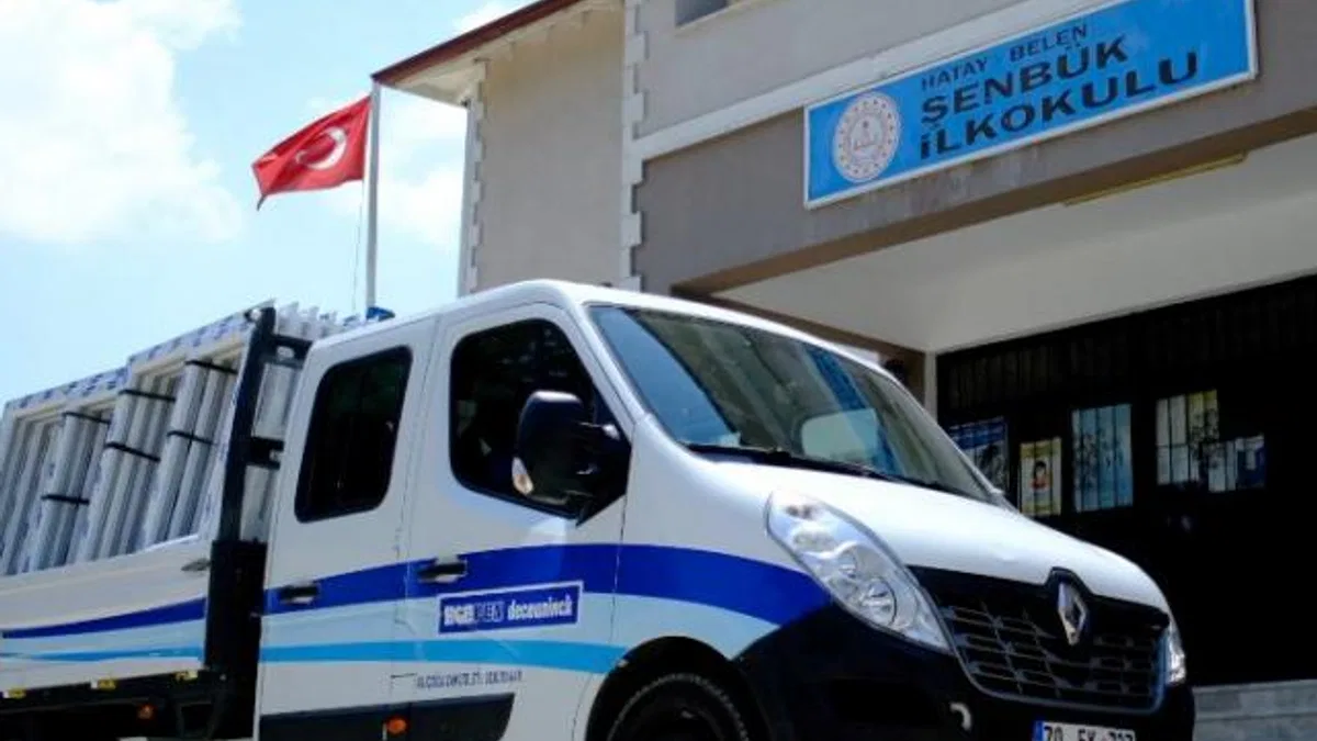 Afet bölgesindeki 100 okulun penceresi yenileniyor