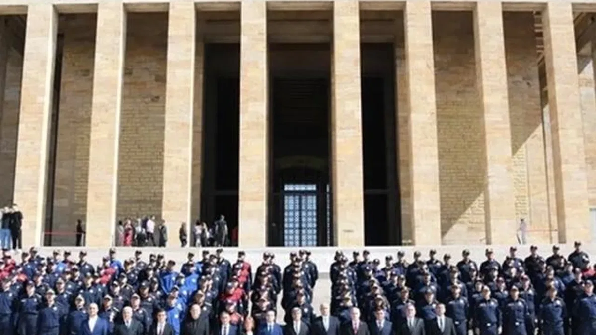 Denizlili itfaiyecilerden Anıtkabir’e anlamlı ziyaret