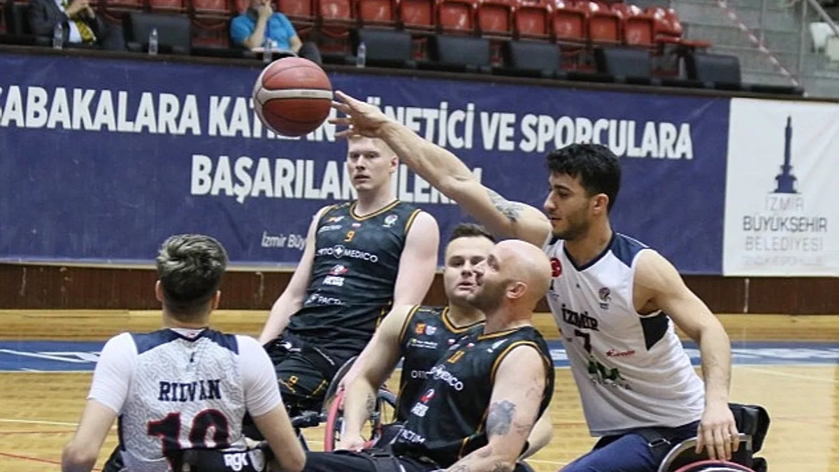İzmir Büyükşehir Belediyesi finalde