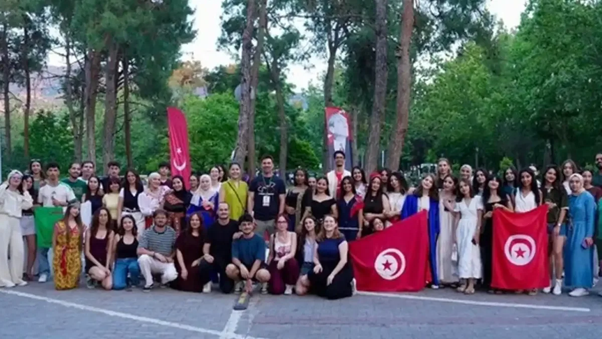 Denizli’de gençler kültür şöleninde buluştu