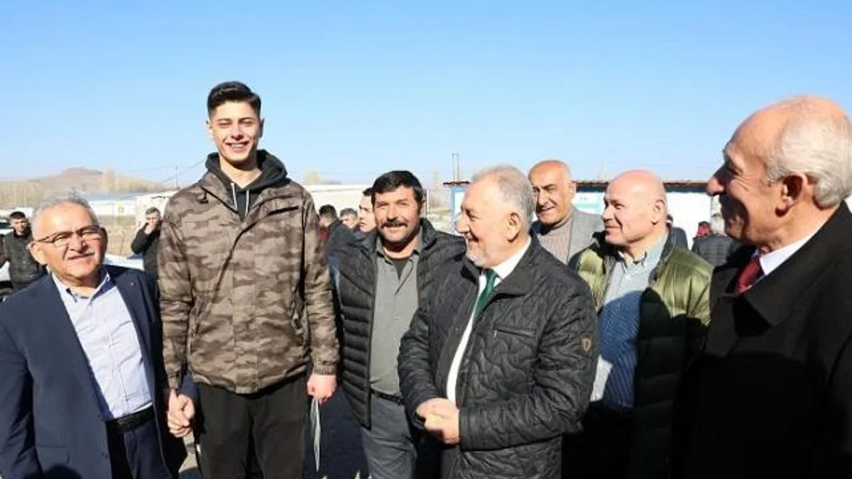 Kayseri Büyükşehir oto esnafının yanında