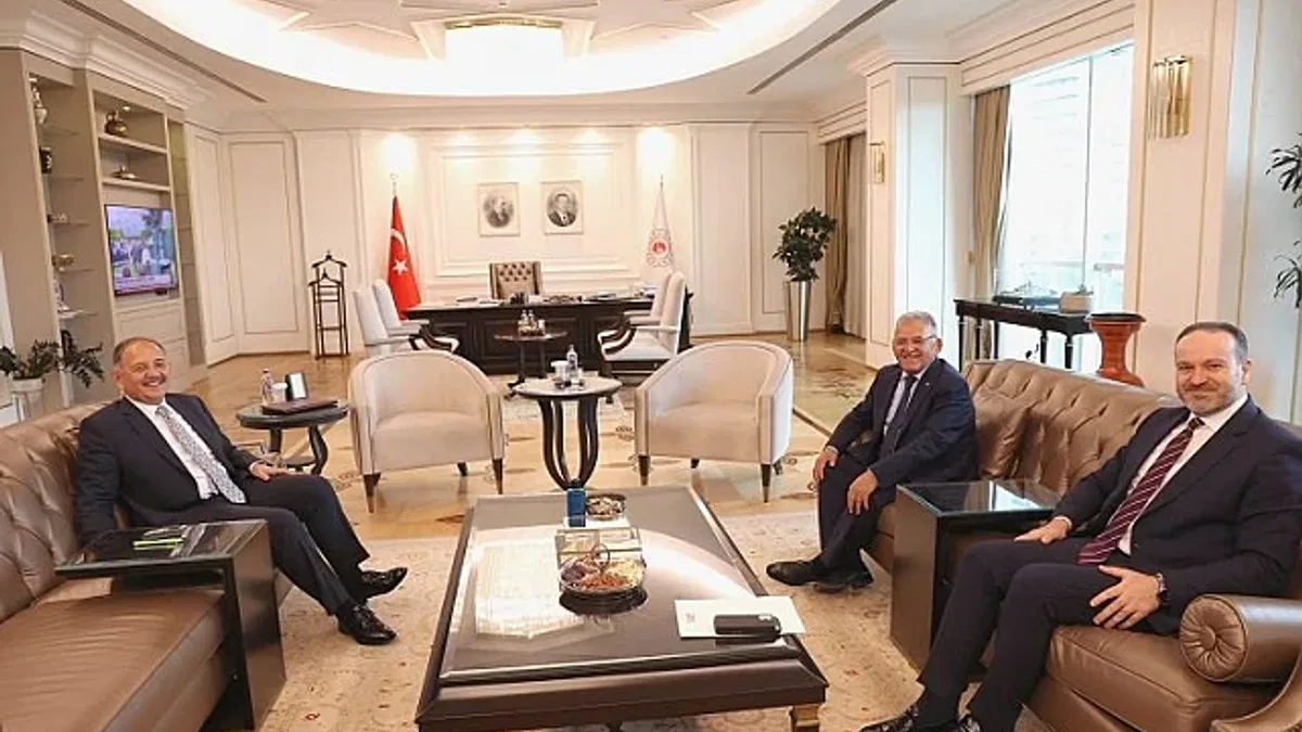 Mehmet Özhaseki Memduh Büyükkılıç'ı ağırladı