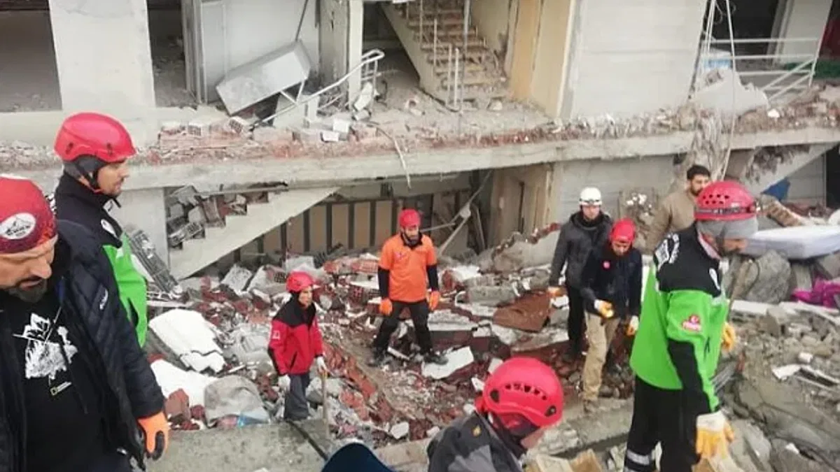 RİKE 90 kişiyle deprem bölgesinde hizmet veriyor