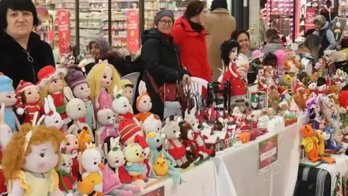 İzmit'te Yılbaşı İyilik Pazarı'nın ilk standı açıldı