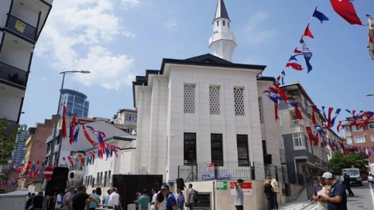 İstanbul Üsküdar'da çifte açılış