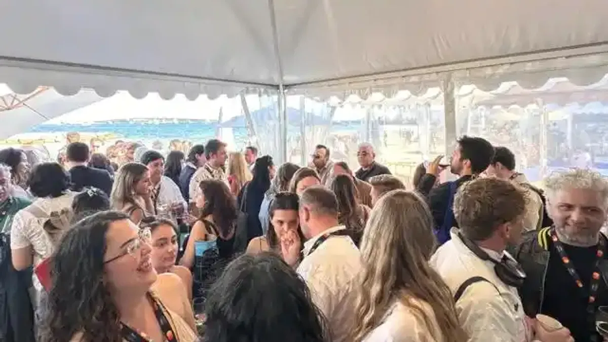 Türkiye standına Cannes'da yoğun ilgi
