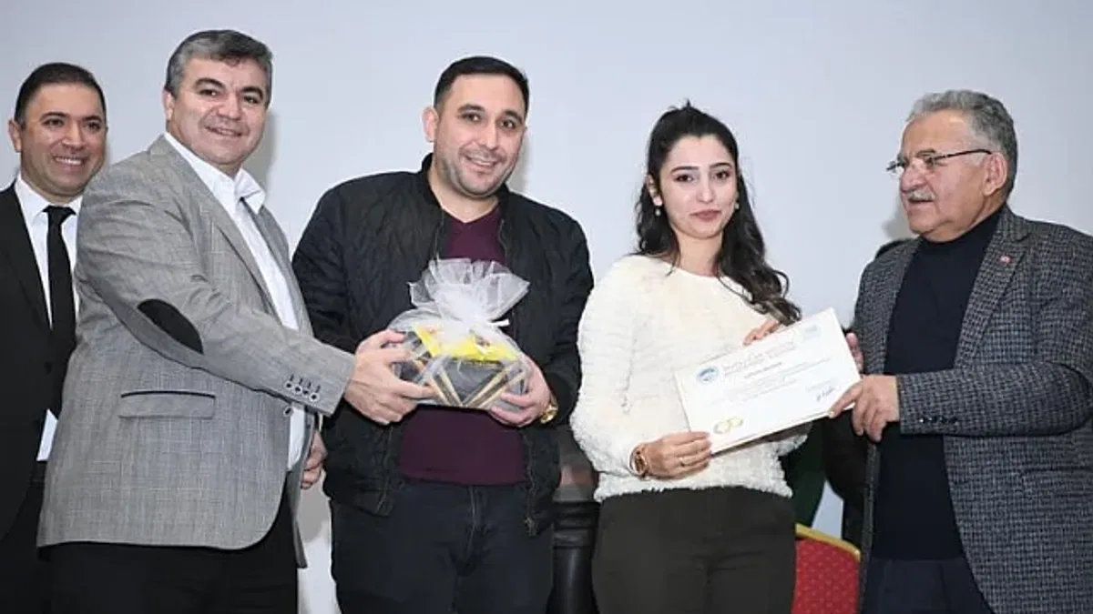 KAYMEK'in Huzur Çınarı mezunlarını verdi