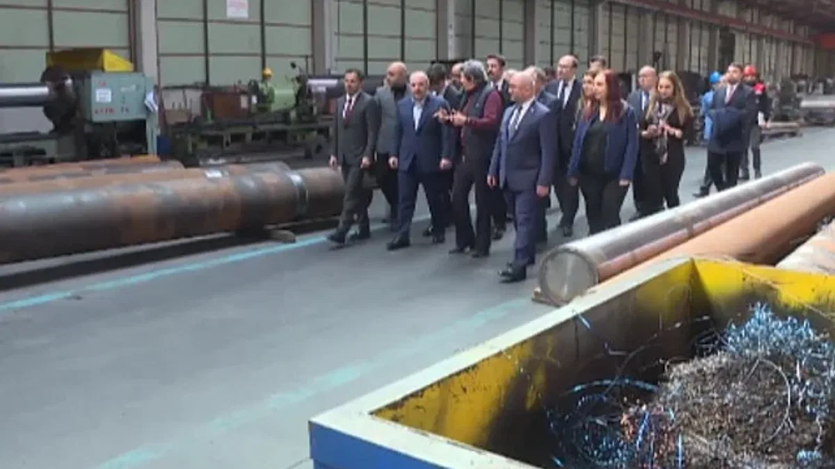 Bakan Varank'tan dev hidrolik silindirleri üreten fabrikaya ziyaret