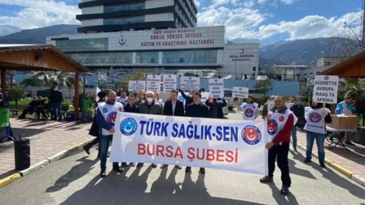 Bursa'da sendikalı sağlıkçılar: Kazanım yerine hezimet var!