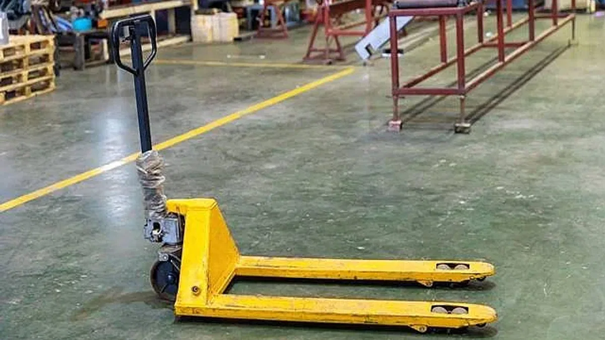 Transpalet Nedir? Depolama ve Taşıma İşlemlerinde Kullanım Alanları