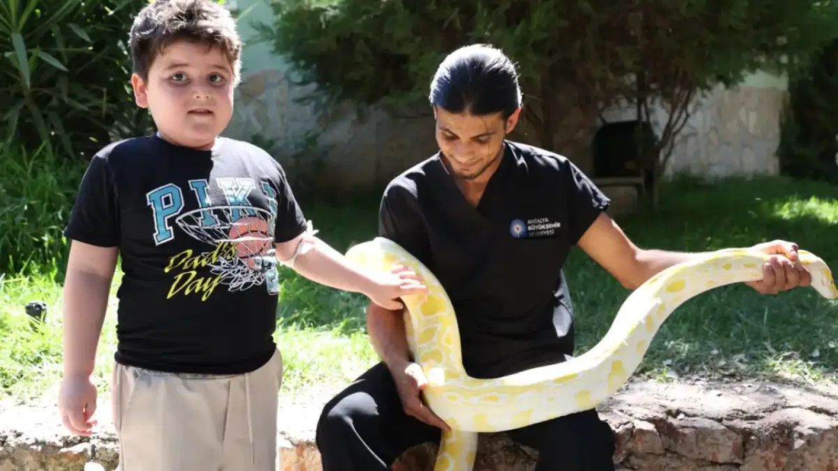 Antalya’da yılanların ekosistemdeki önemi vurgulandı