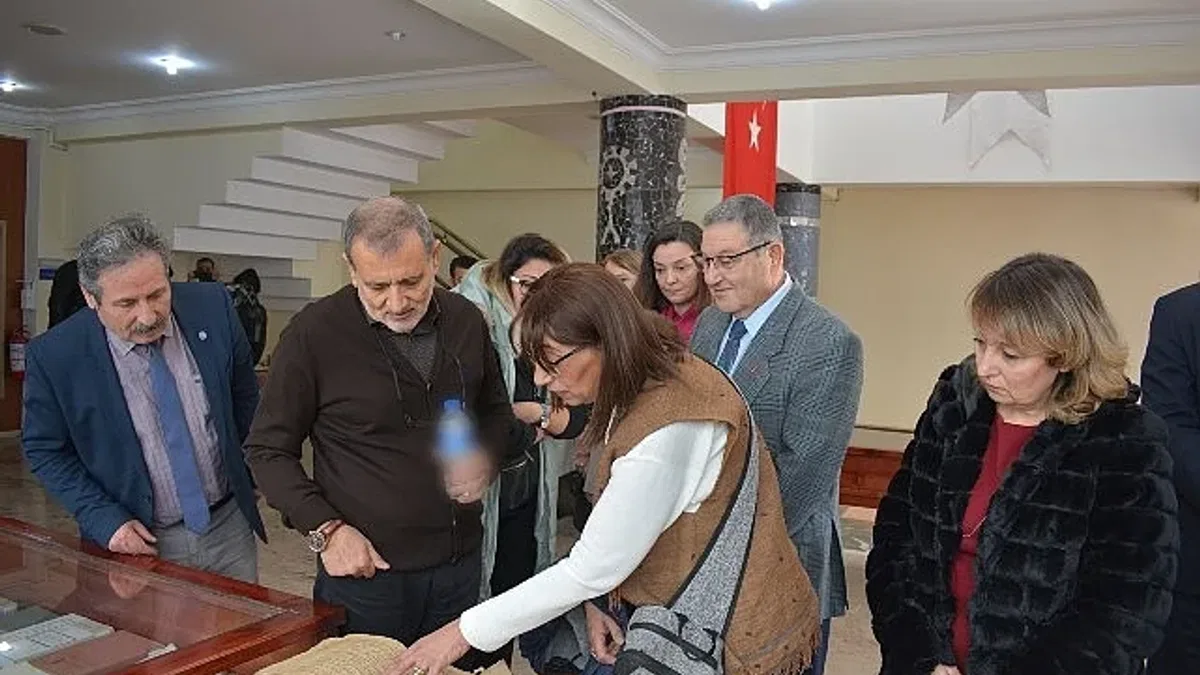 Ege'de “Uluslararası Türk Dünyası Sanat Eserleri ile Yazma ve Matbu Eserler Koleksiyonu" Sergisi açıldı