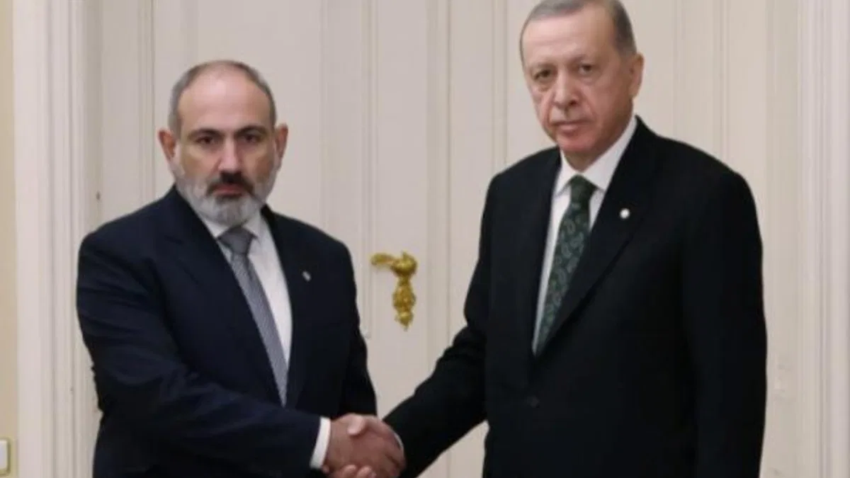 Erdoğan Paşinyan'la hem bayramlık, hem de diplomatik görüştü