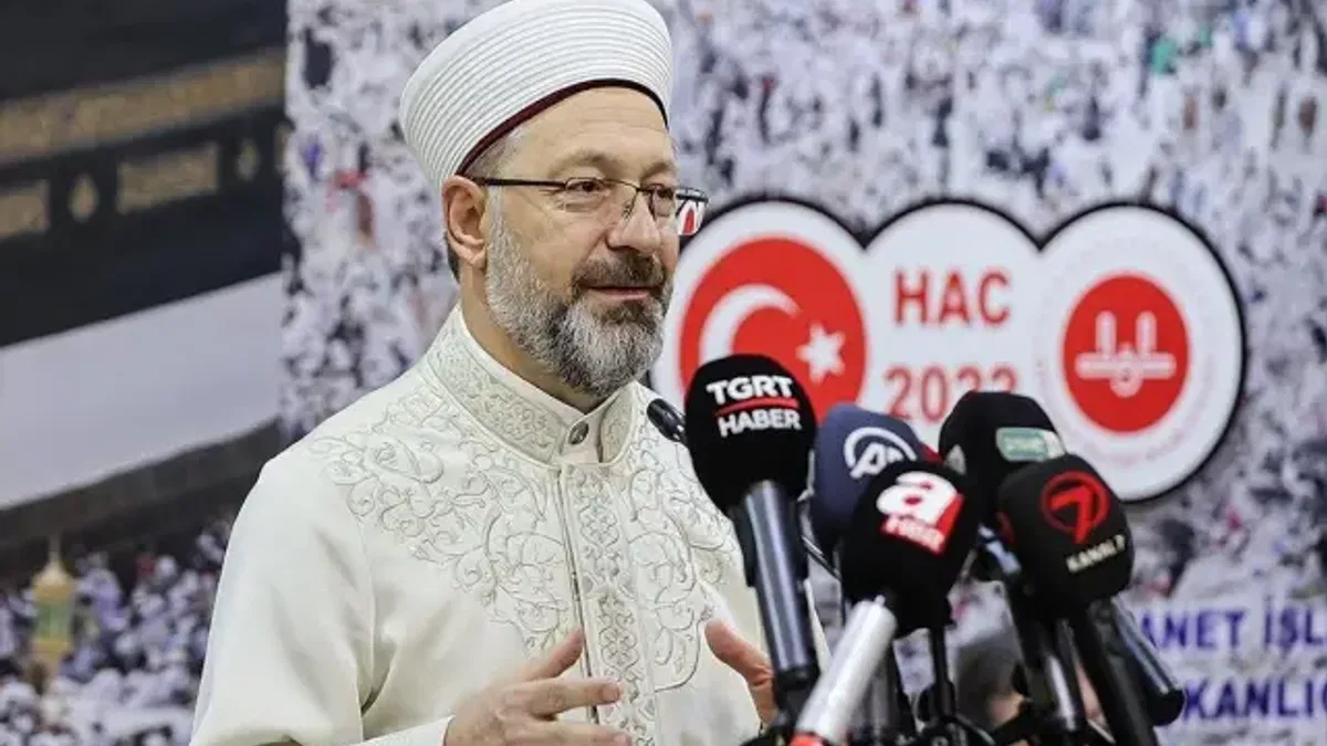 Diyanet İşleri Başkanı Erbaş: Hac, ümmet bilincinin dünyaya bir ilanıdır