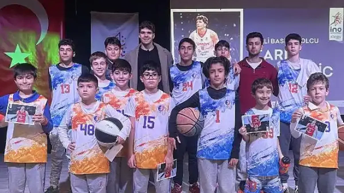 Milli basketbolcu Tarık Biberovic, İNO Barstow Okulları "İlham Verenler Konferansı"nda gençlerle buluştu
