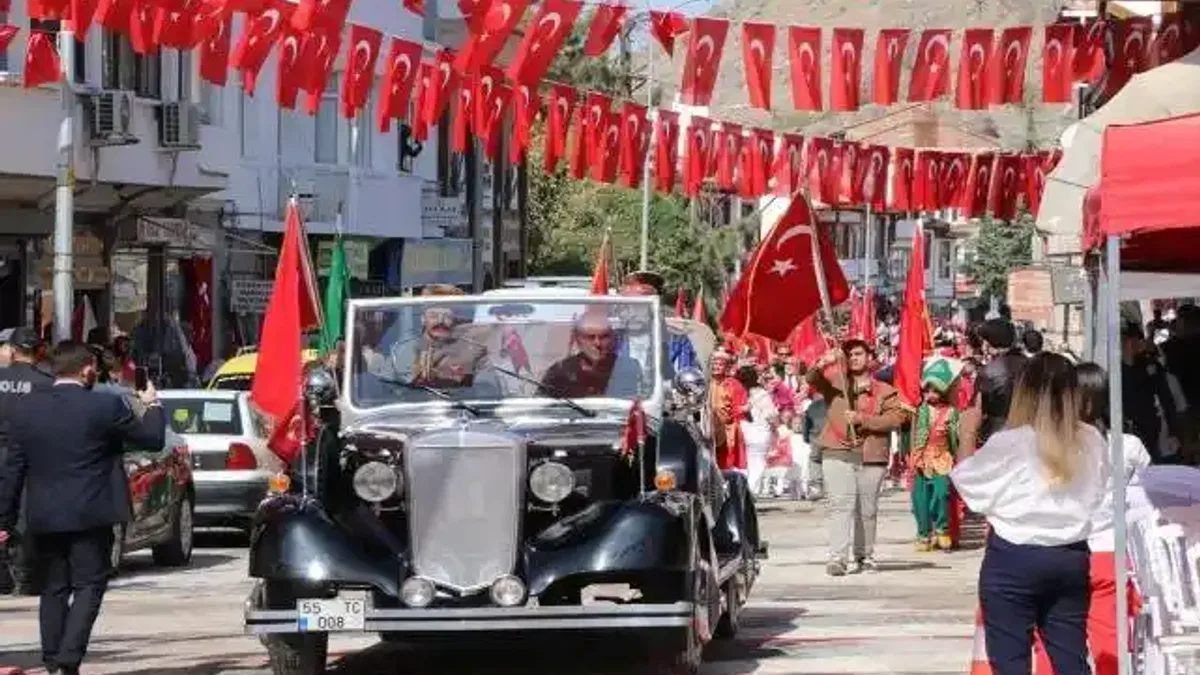 Sivrihisar'ın kurtuluşunun 101. yılı, Zaimağa Konağı'ndan başlayan yürüyüşle kutlandı