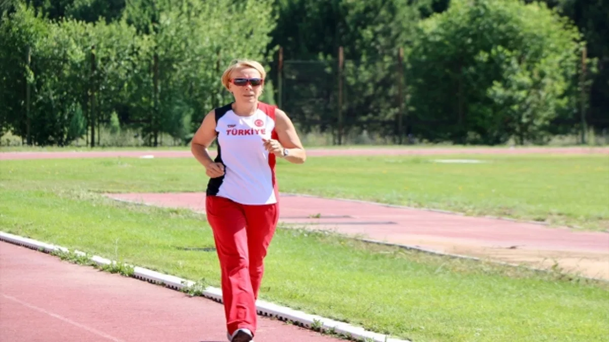 Kopamadığı 56 yıllık spor hayatına 200 madalya sığdırdı