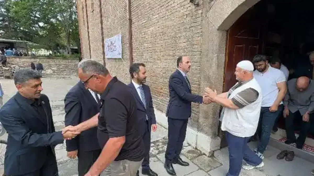 Başkan Altay Konyalıların Cuma bereketine ortak oldu