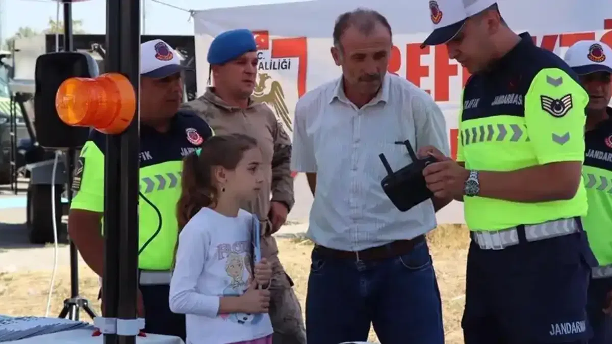 Jandarma ekipleri Sivas'ta fuarda bilgilendirdi